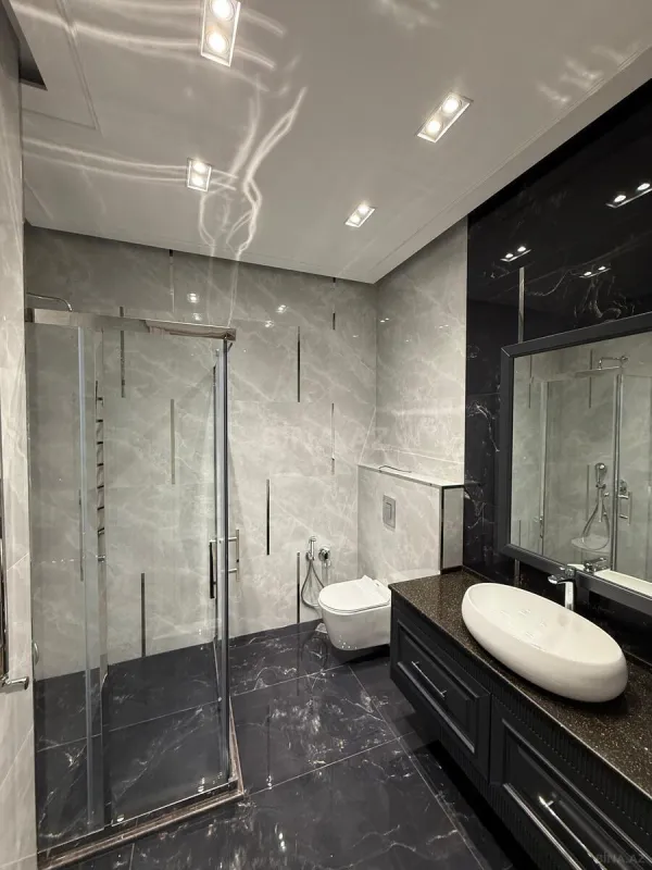 Satılır 4 otaqlı mənzil 240 m²