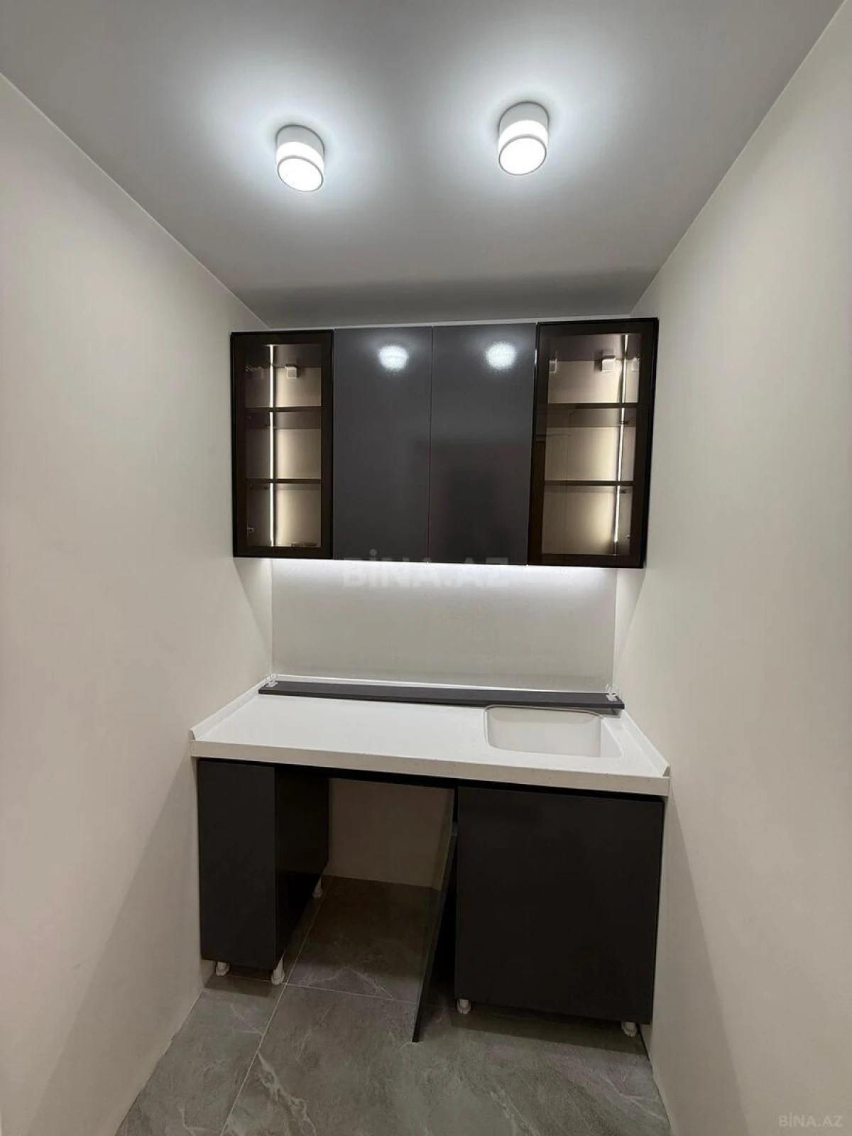 Satılır 4 otaqlı mənzil 179 m²