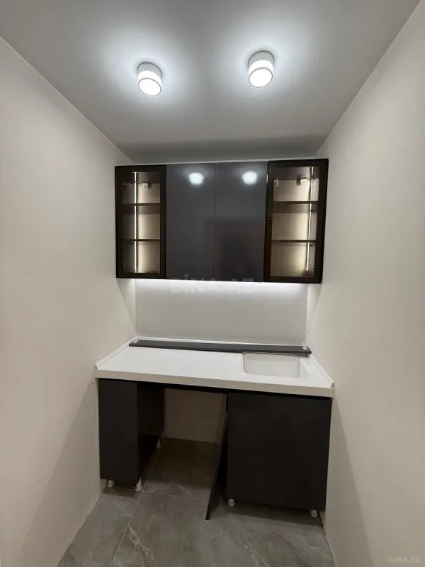 Satılır 4 otaqlı mənzil 179 m²