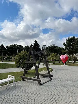 Satılır 4 otaqlı mənzil 179 m²