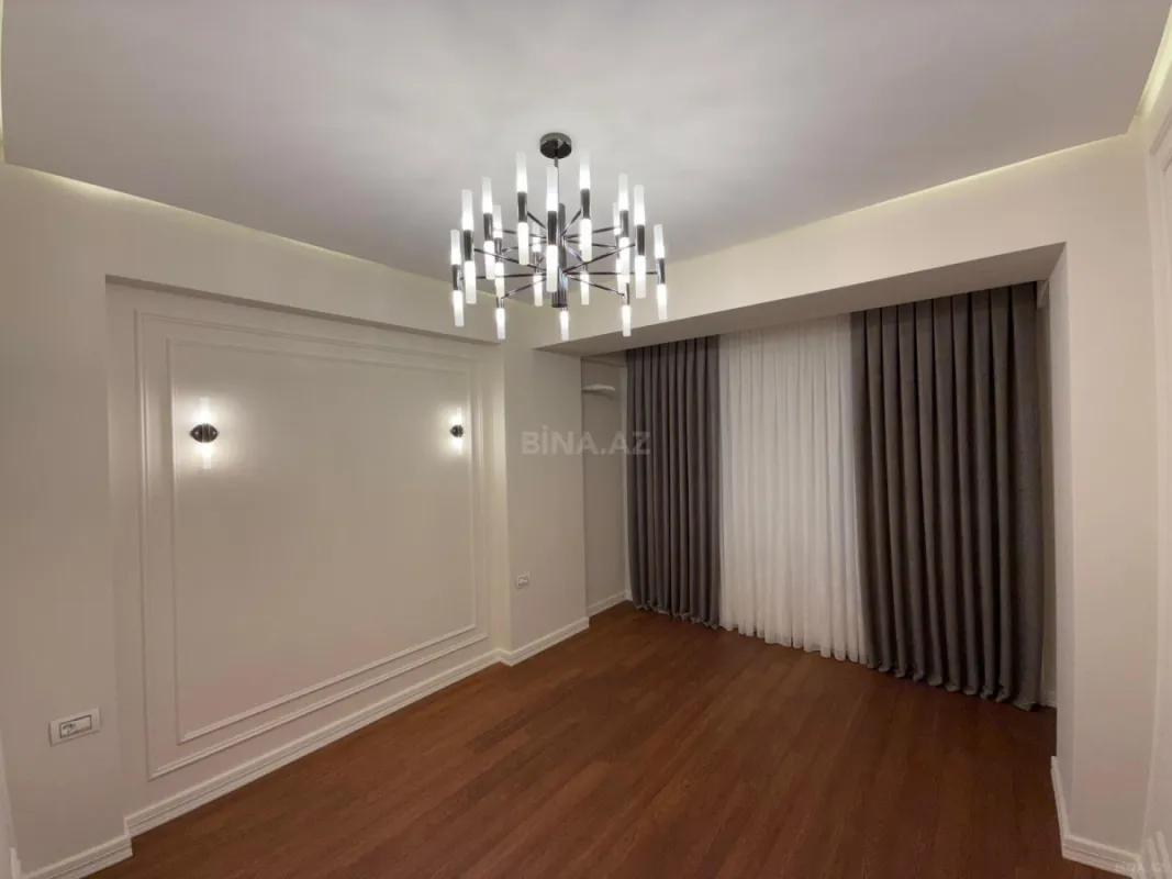 Satılır 4 otaqlı mənzil 179 m²
