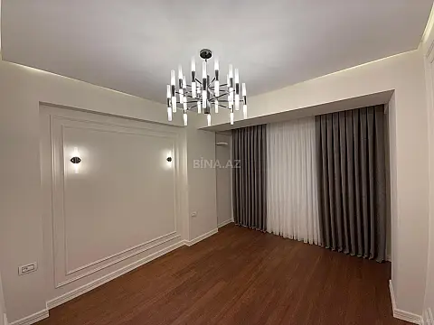 Satılır 4 otaqlı mənzil 179 m²