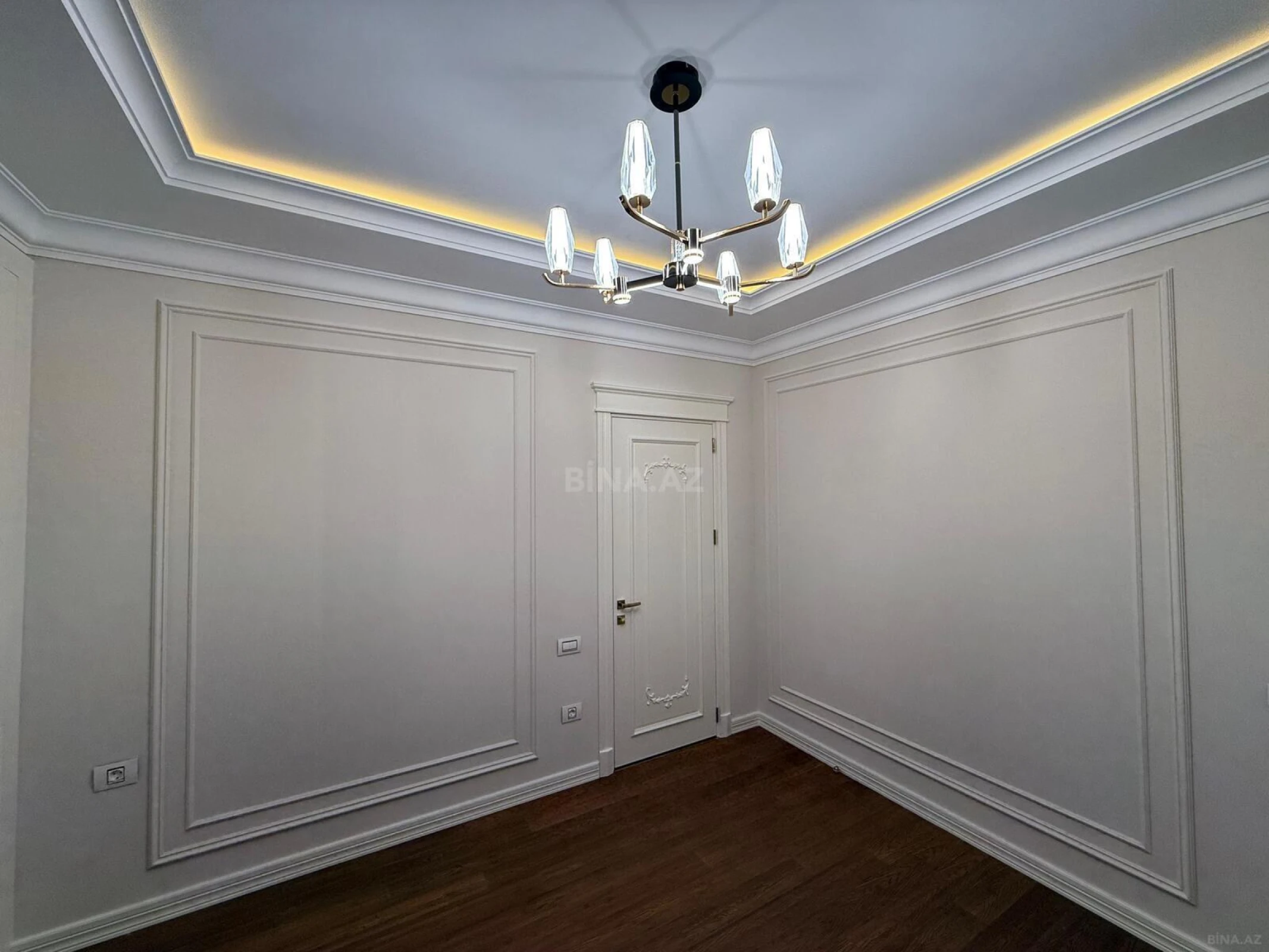 Satılır 4 otaqlı mənzil 179 m²