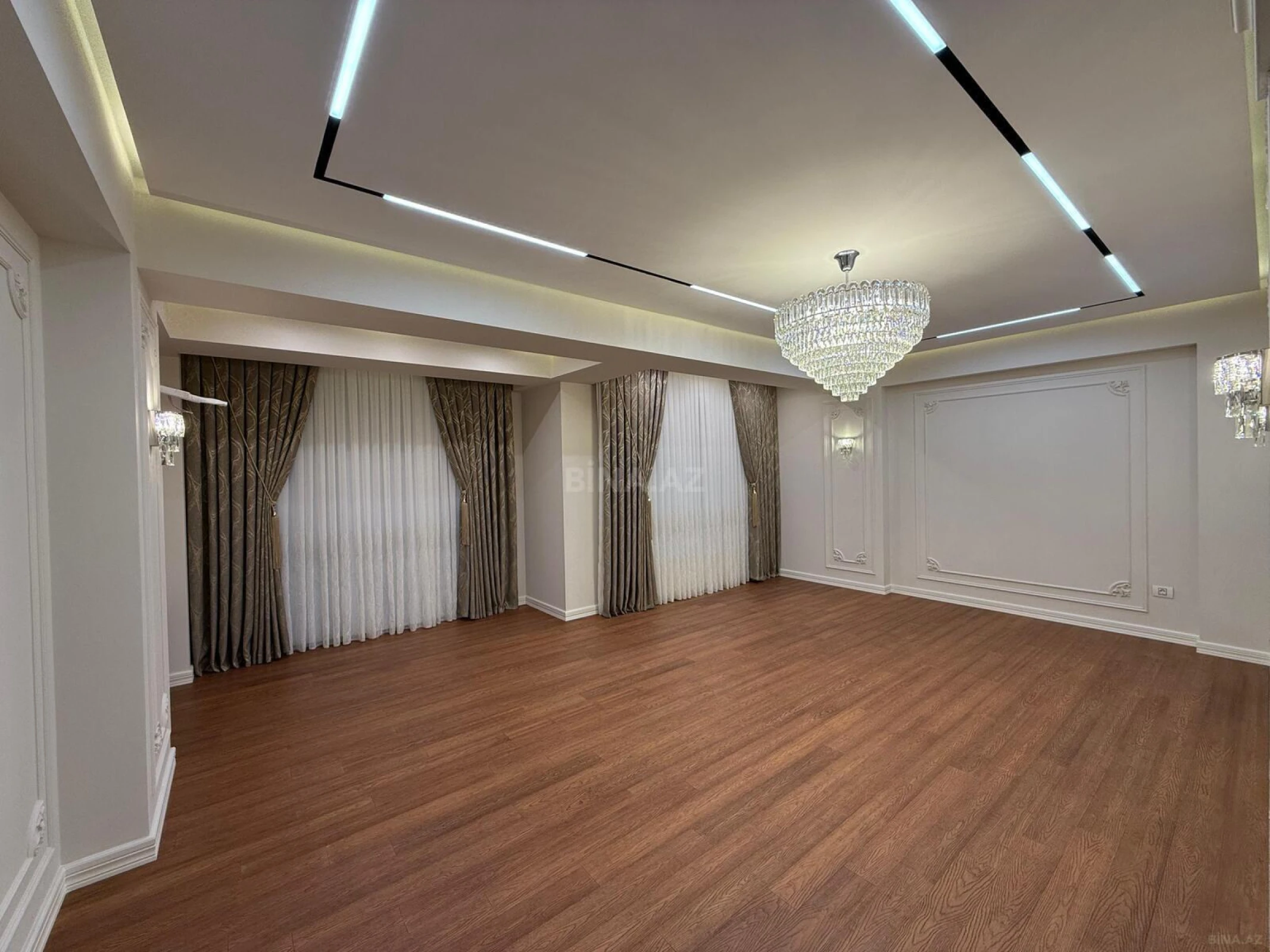 Satılır 4 otaqlı mənzil 179 m²