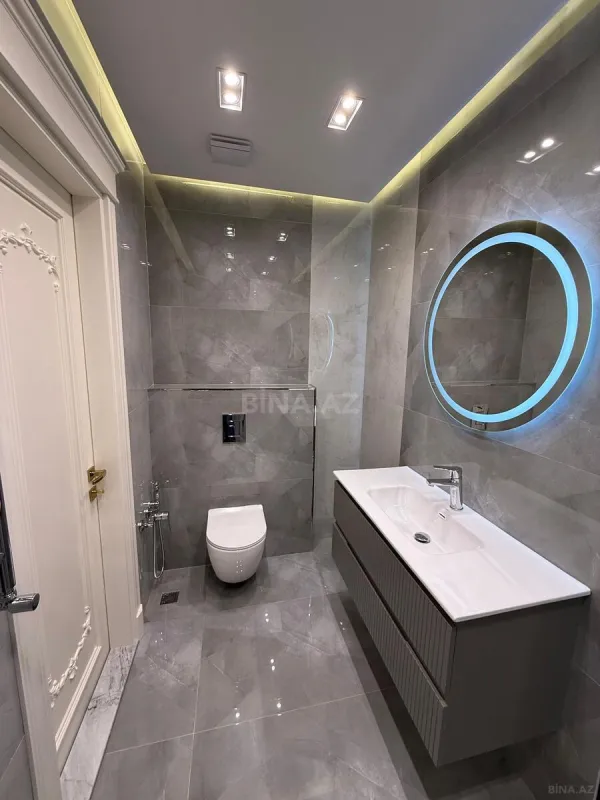 Satılır 4 otaqlı mənzil 179 m²