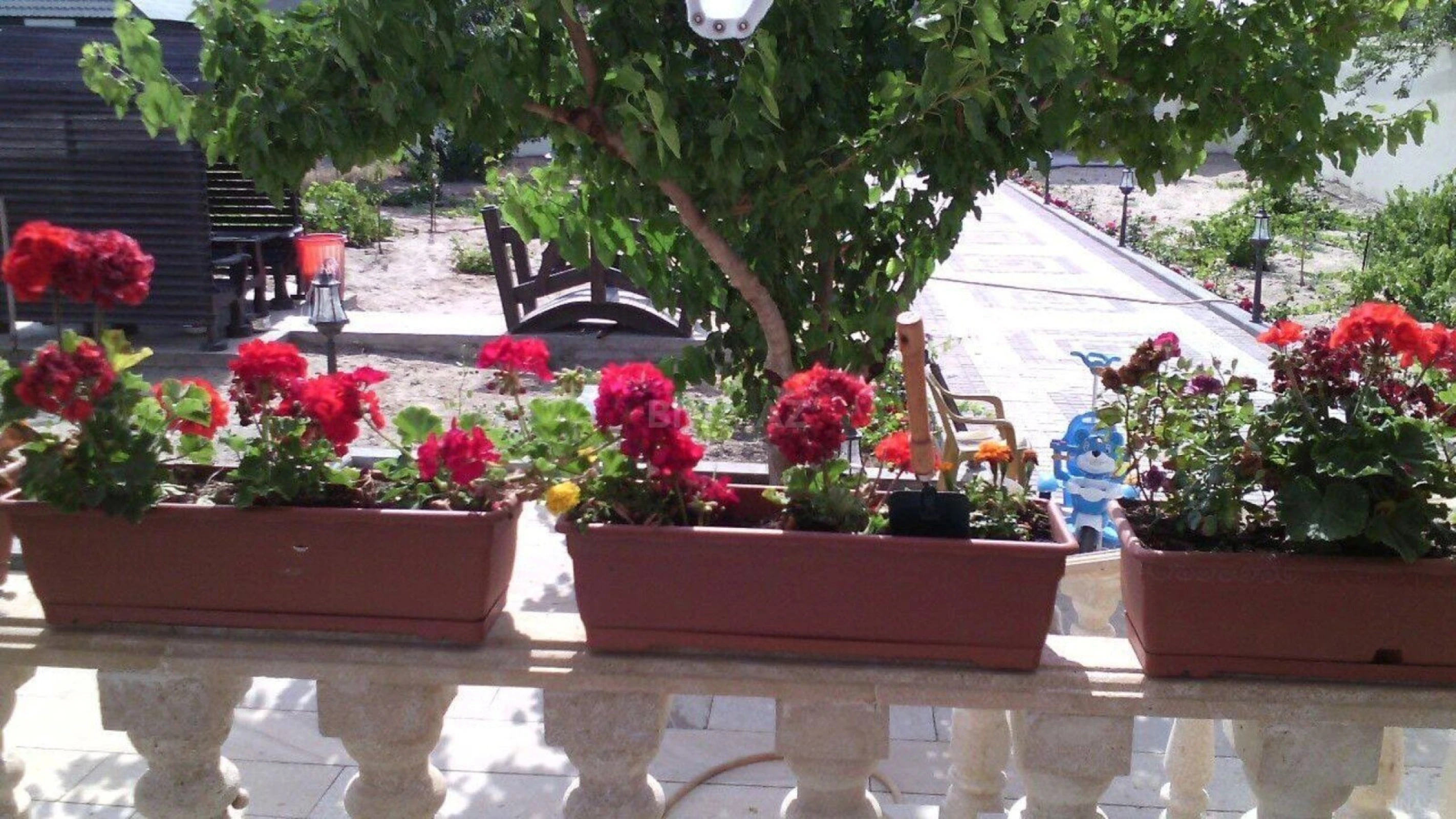 Satılır 5 otaqlı həyət evi 285 m²