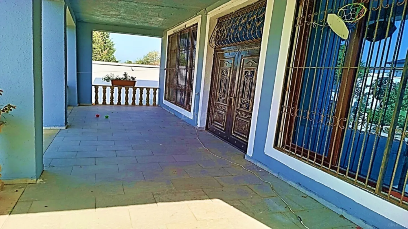 Satılır 5 otaqlı həyət evi 285 m²
