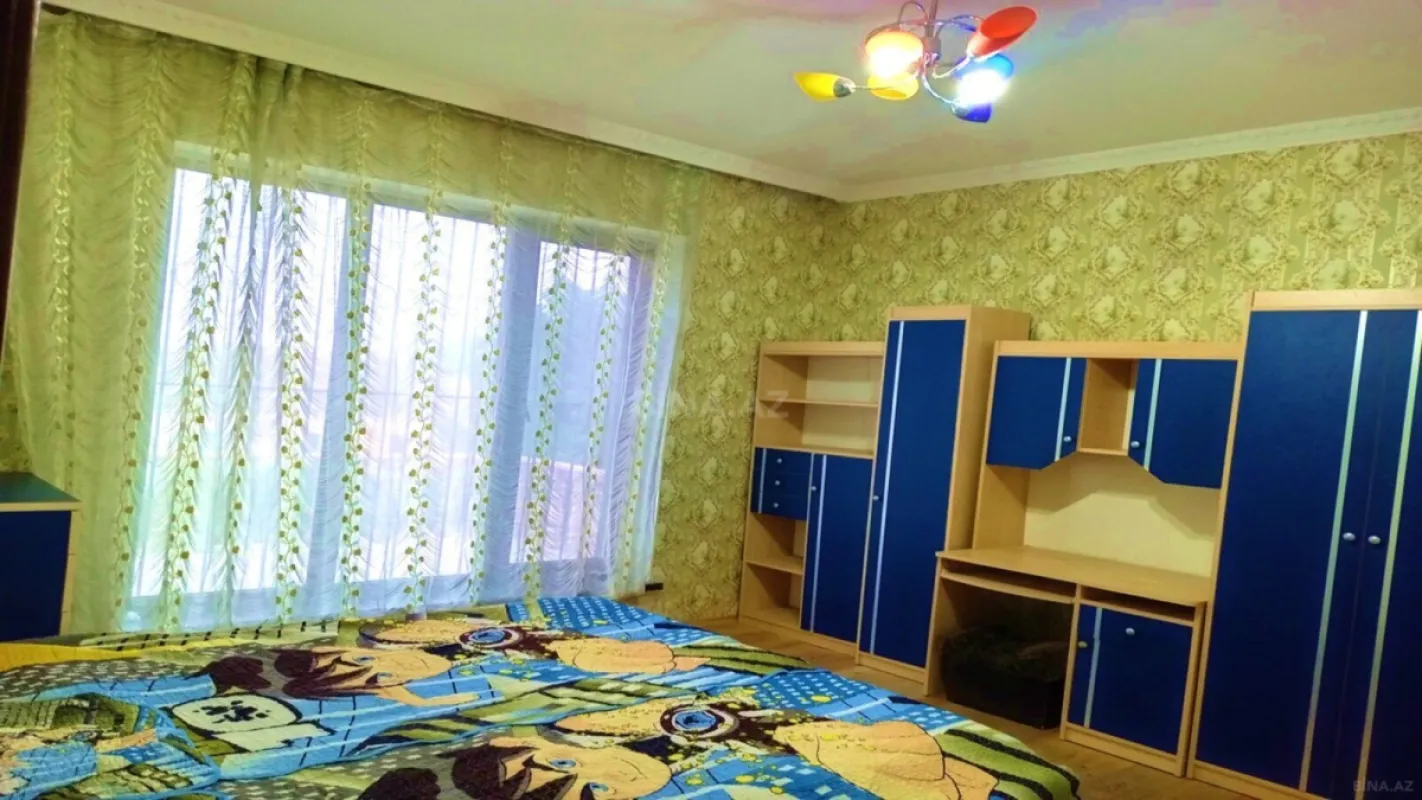 Satılır 5 otaqlı həyət evi 285 m²