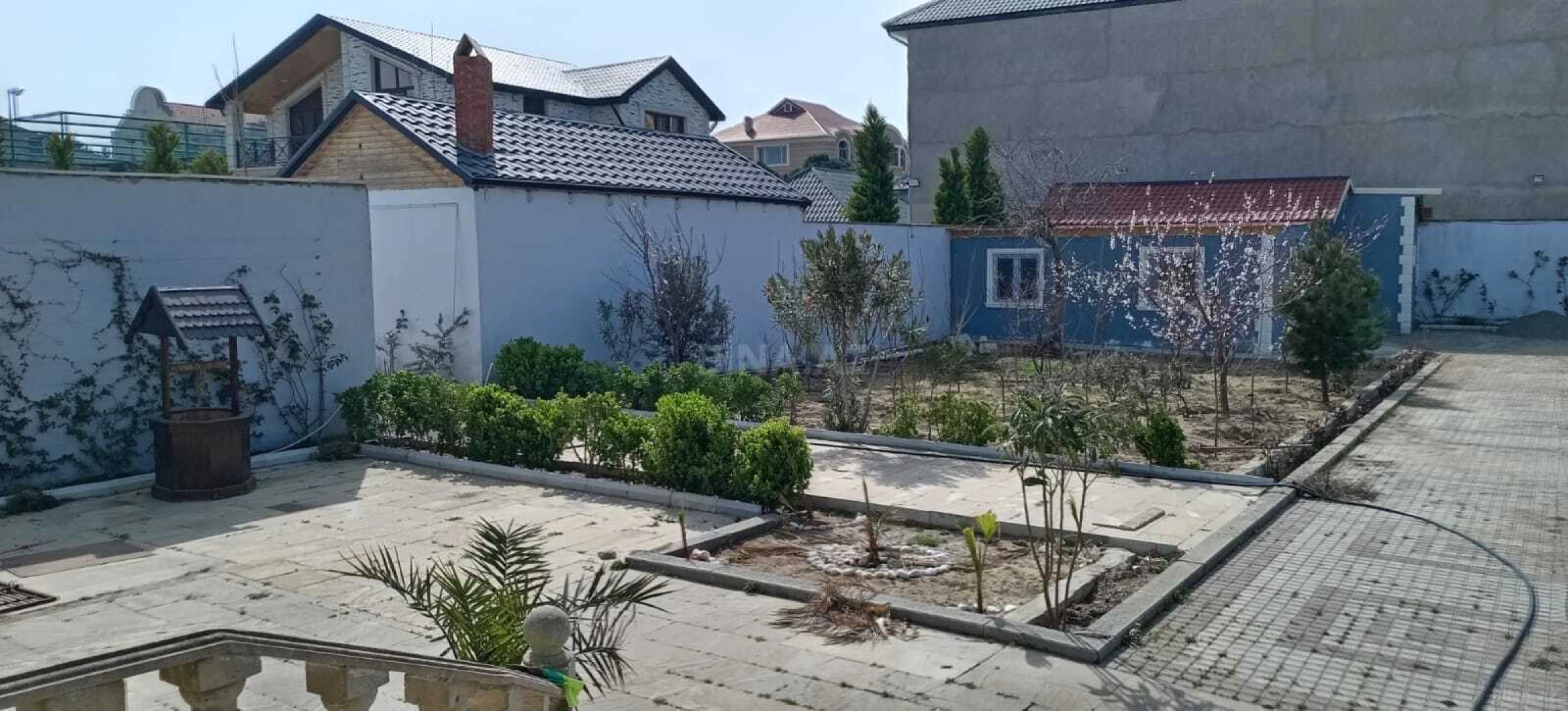 Satılır 5 otaqlı həyət evi 285 m²