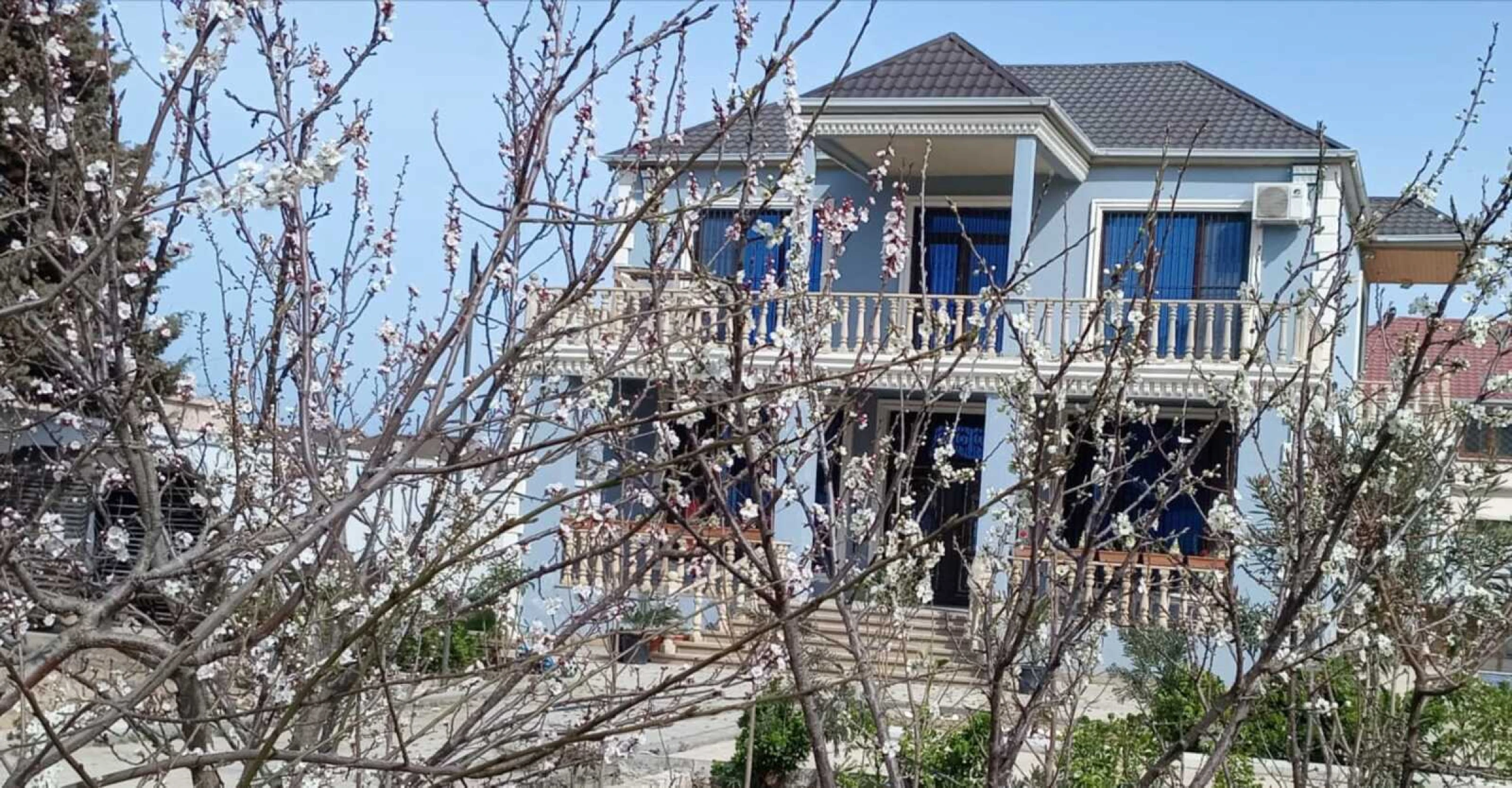 Satılır 5 otaqlı həyət evi 285 m²