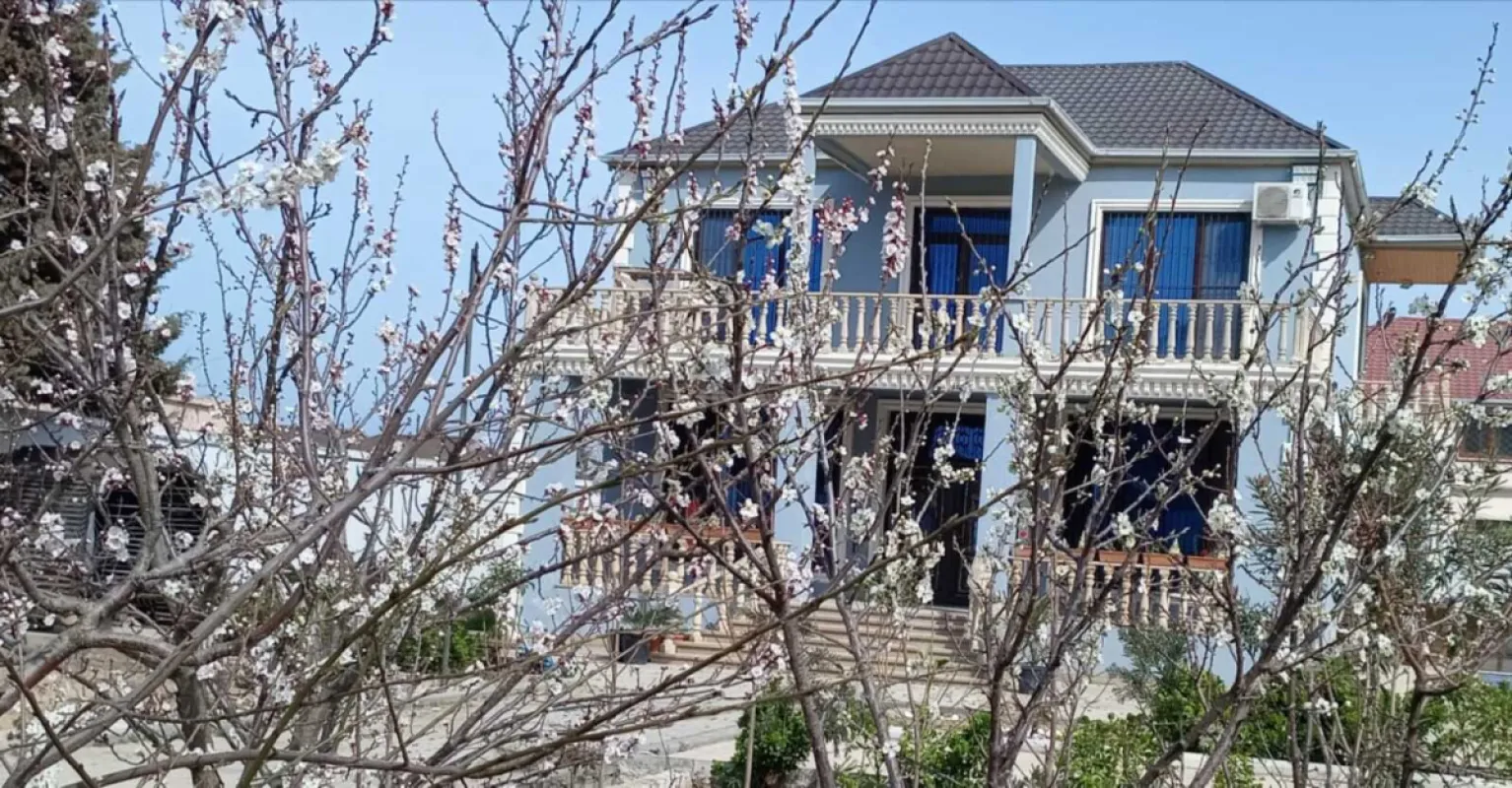 Satılır 5 otaqlı həyət evi 285 m²