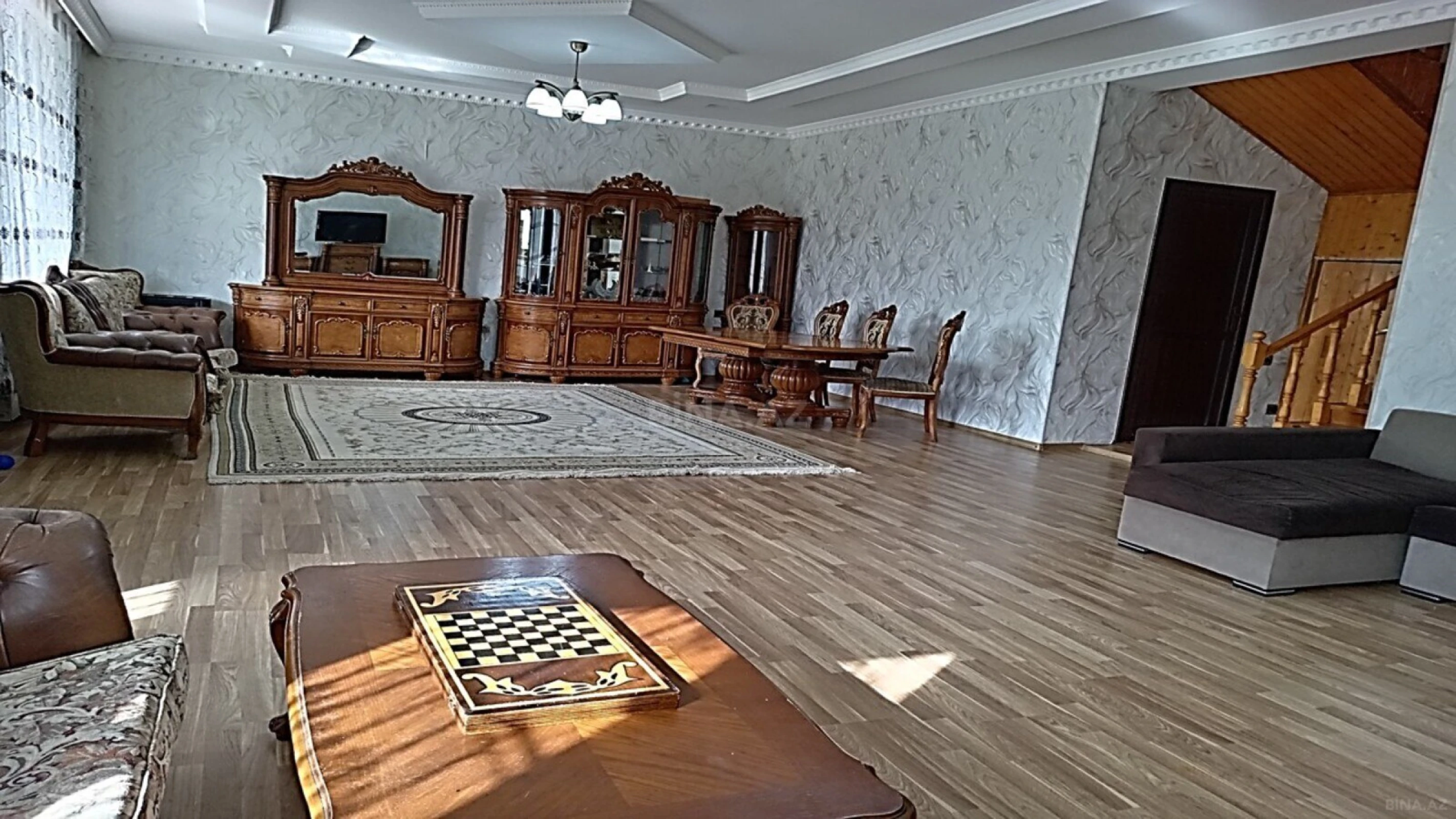 Satılır 5 otaqlı həyət evi 285 m²