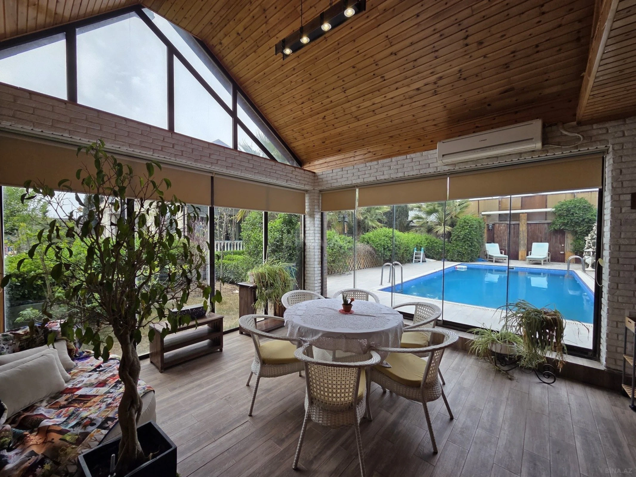 Kirayə verilir 5 otaqlı həyət evi 200 m²