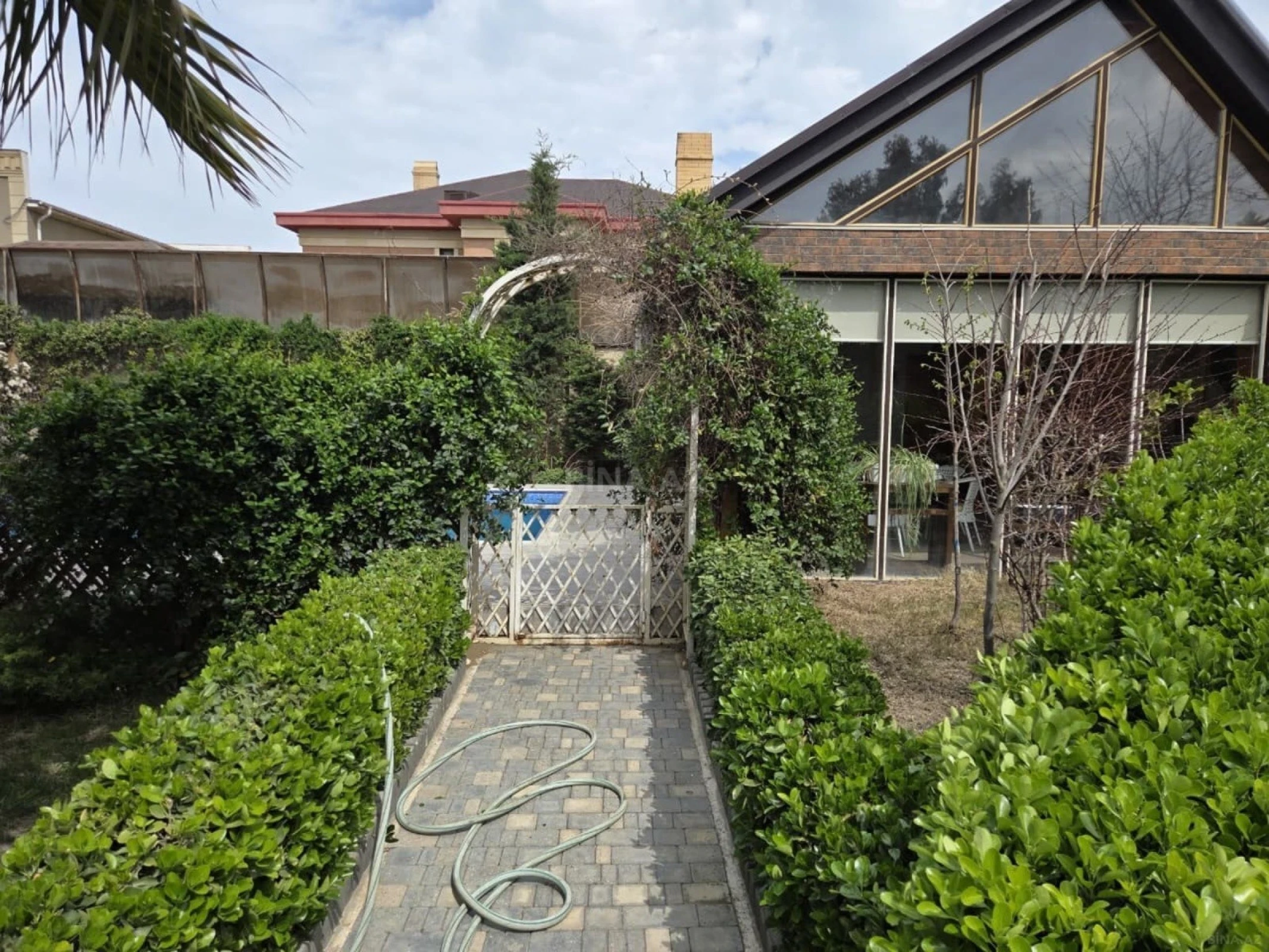 Kirayə verilir 5 otaqlı həyət evi 200 m²