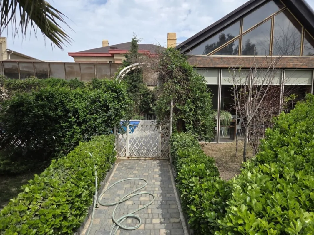 Kirayə verilir 5 otaqlı həyət evi 200 m²