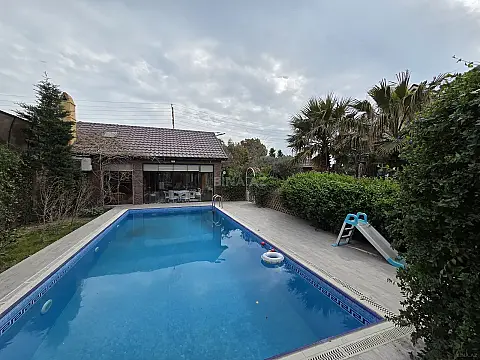 Kirayə verilir 5 otaqlı həyət evi 200 m²