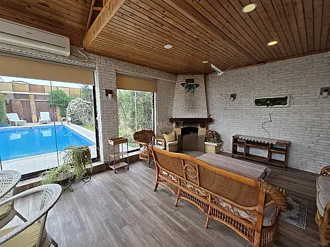 Kirayə verilir 5 otaqlı həyət evi 200 m²