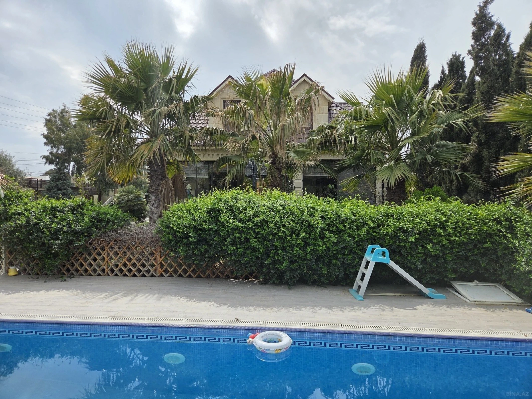 Kirayə verilir 5 otaqlı həyət evi 200 m²