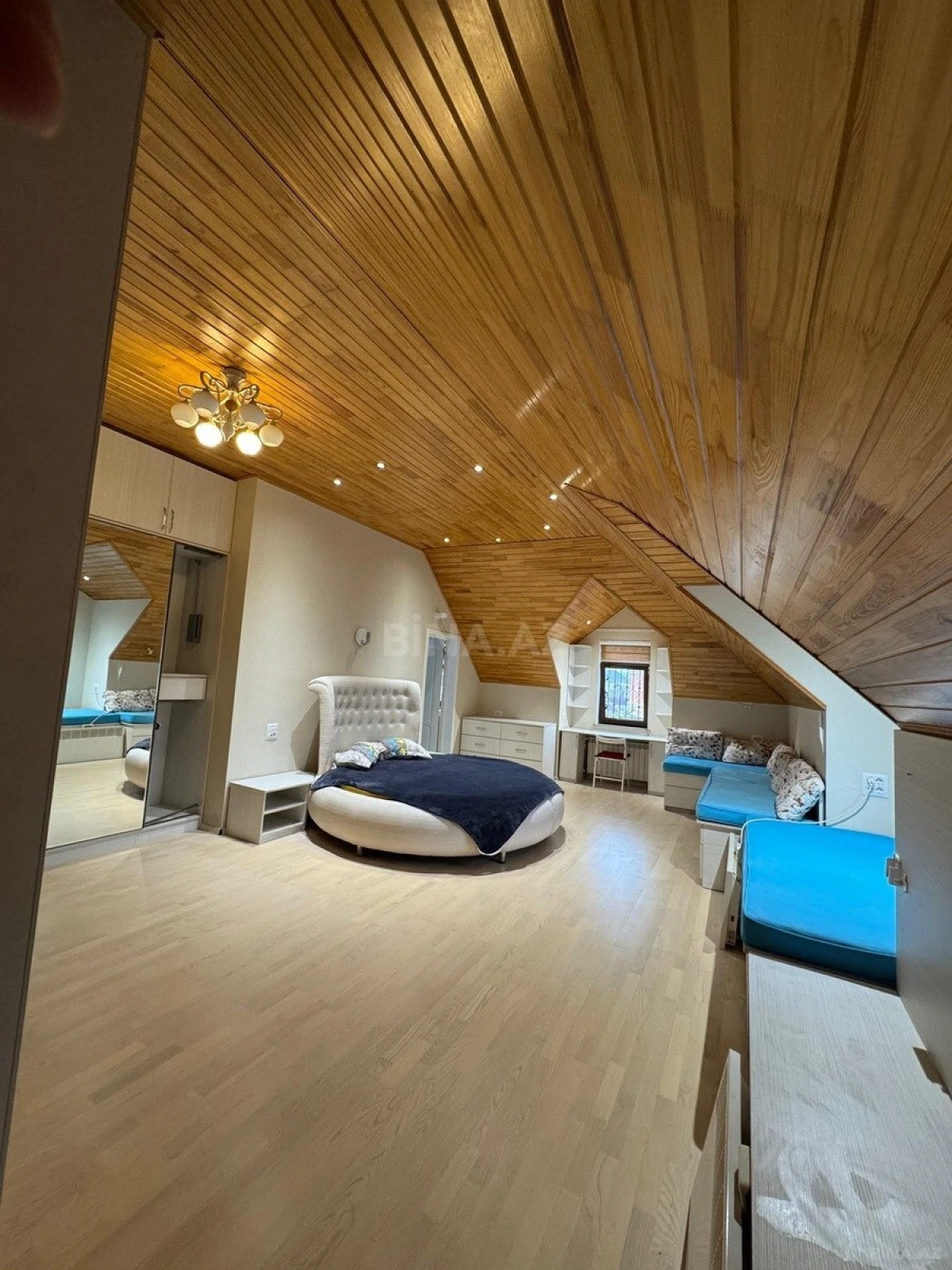 Kirayə verilir 5 otaqlı həyət evi 200 m²