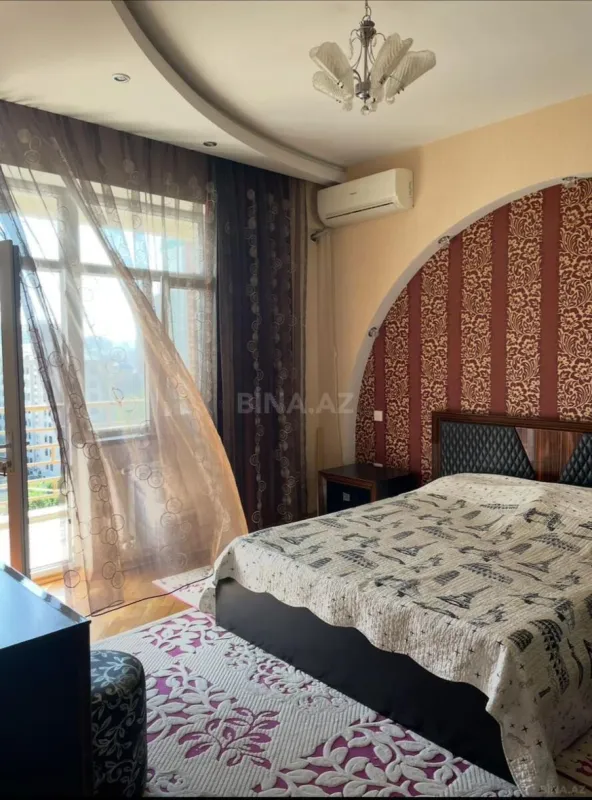 Kirayə verilir 2 otaqlı mənzil 100 m²