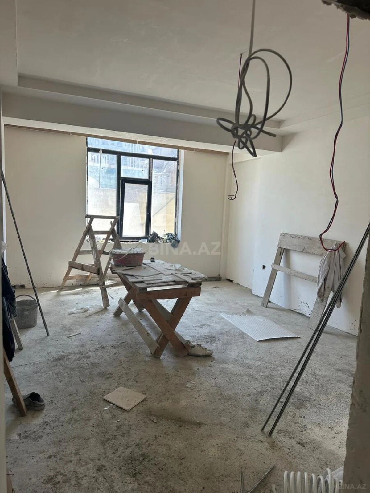 Satılır 3 otaqlı mənzil 142 m²