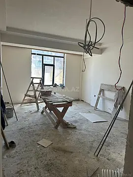 Satılır 3 otaqlı mənzil 142 m²