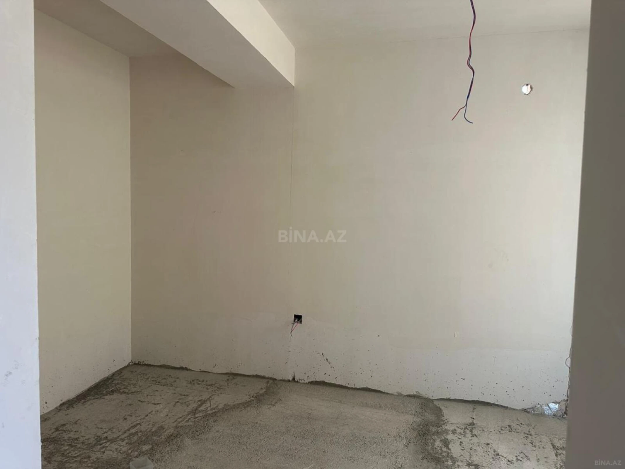 Satılır 3 otaqlı mənzil 142 m²