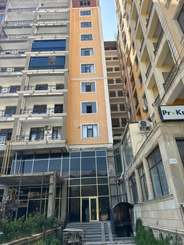 Satılır 3 otaqlı mənzil 142 m²