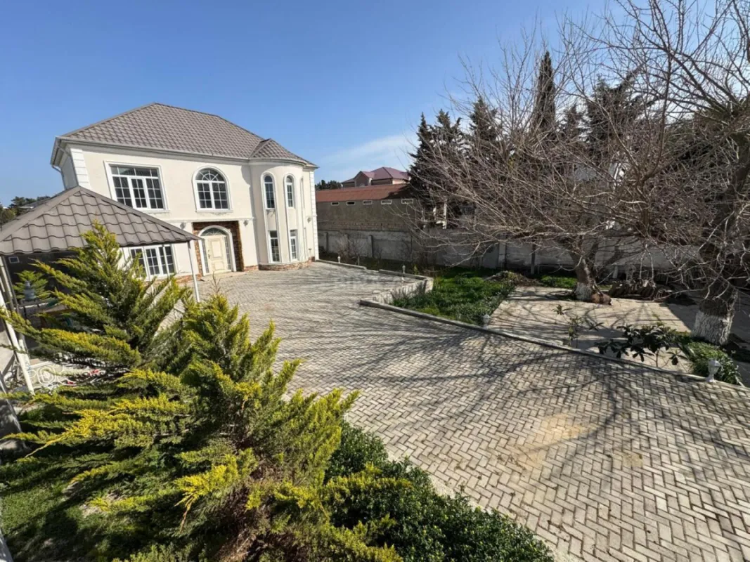 Satılır həyət evi 220 m²