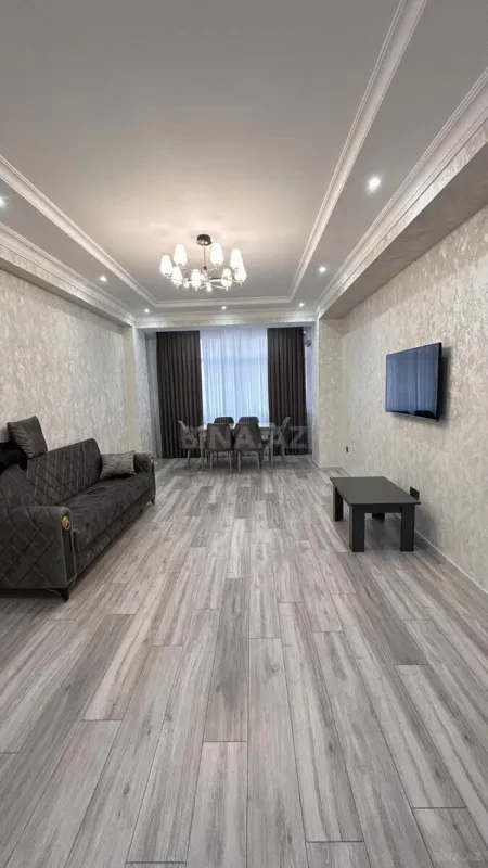 Kirayə verilir 2 otaqlı mənzil 110 m²