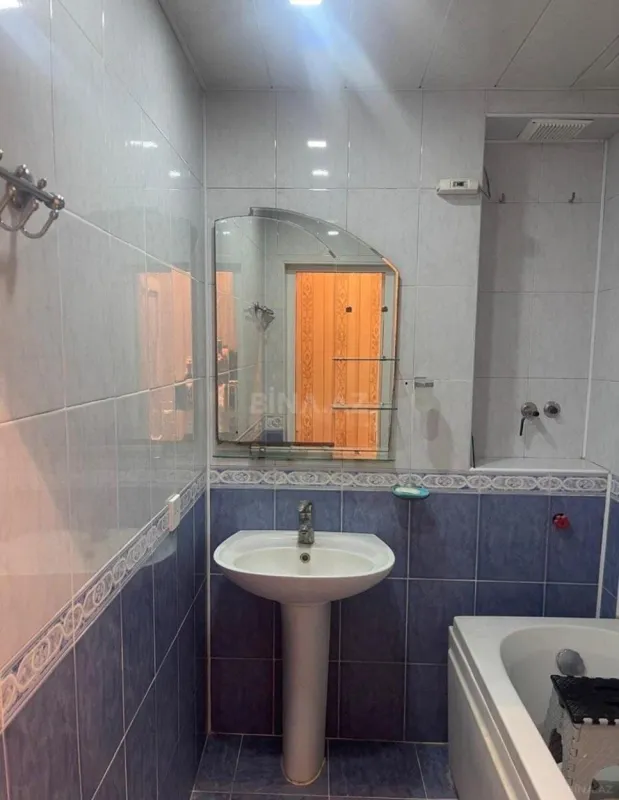 Kirayə verilir 3 otaqlı mənzil 105 m²