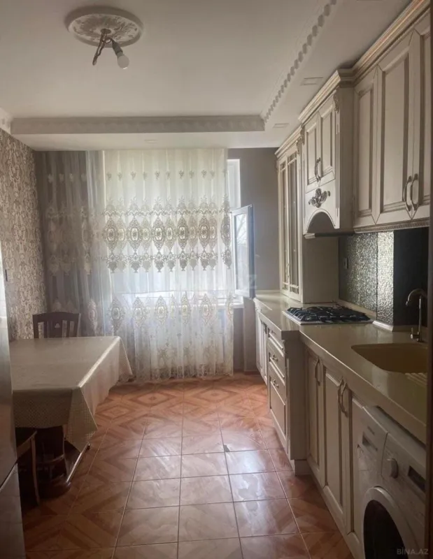 Kirayə verilir 3 otaqlı mənzil 105 m²