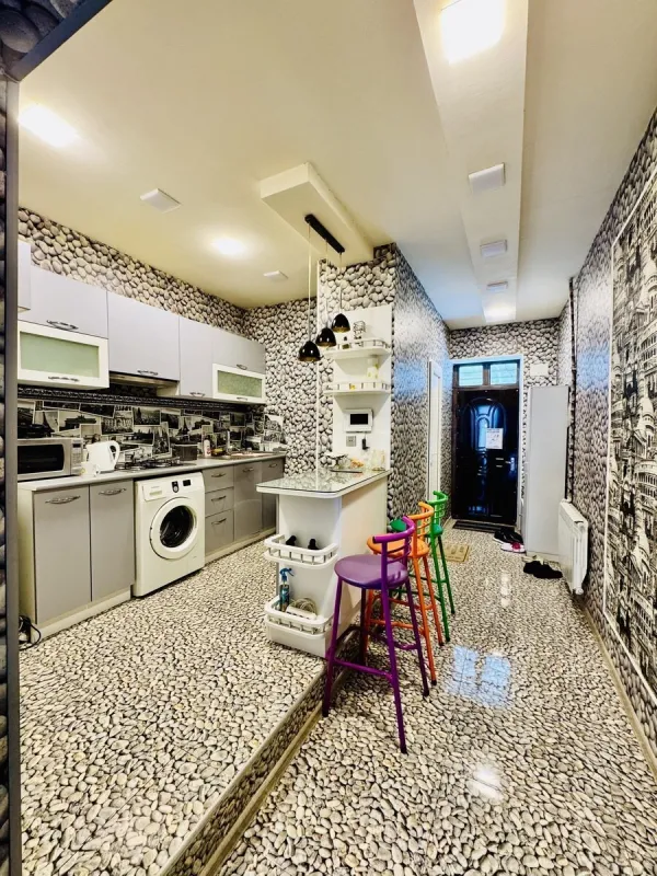 Kirayə verilir 2 otaqlı mənzil 75 m²