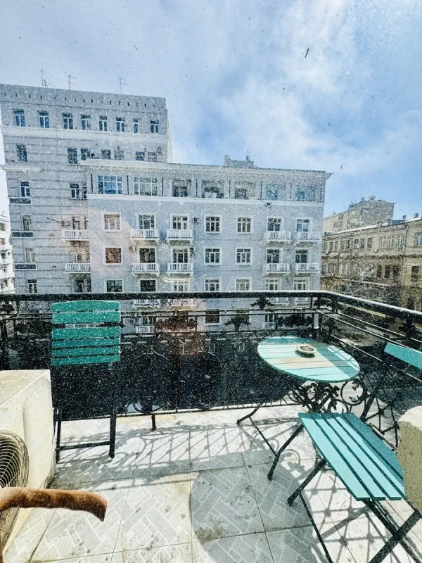 Kirayə verilir 2 otaqlı mənzil 75 m²