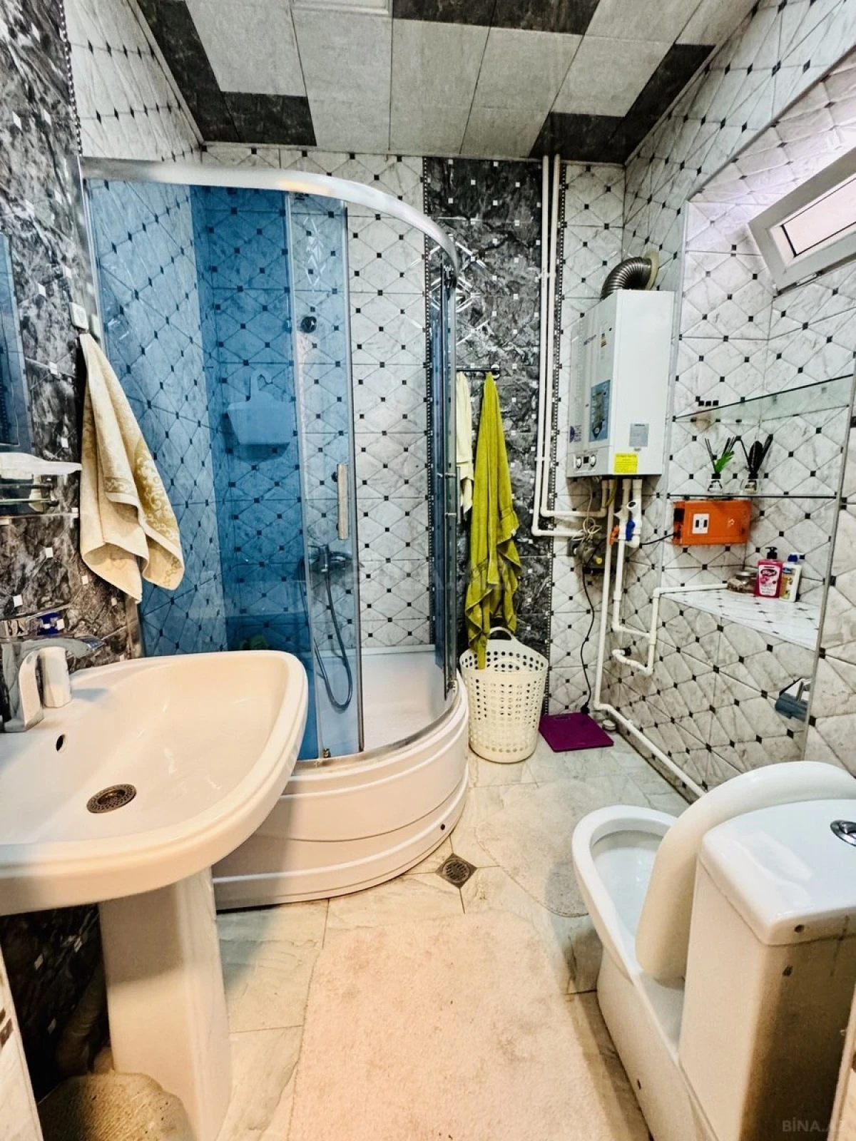 Kirayə verilir 2 otaqlı mənzil 75 m²