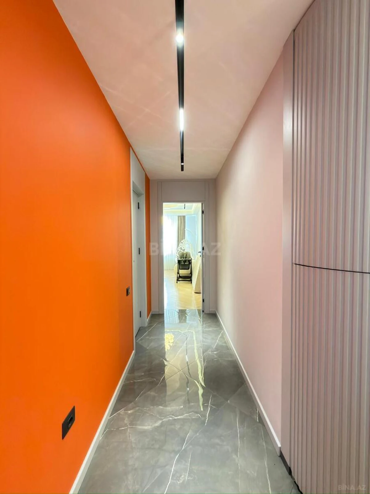 Satılır 3 otaqlı mənzil 135 m²