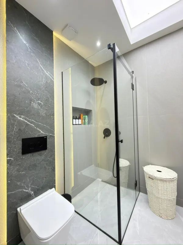Satılır 3 otaqlı mənzil 135 m²