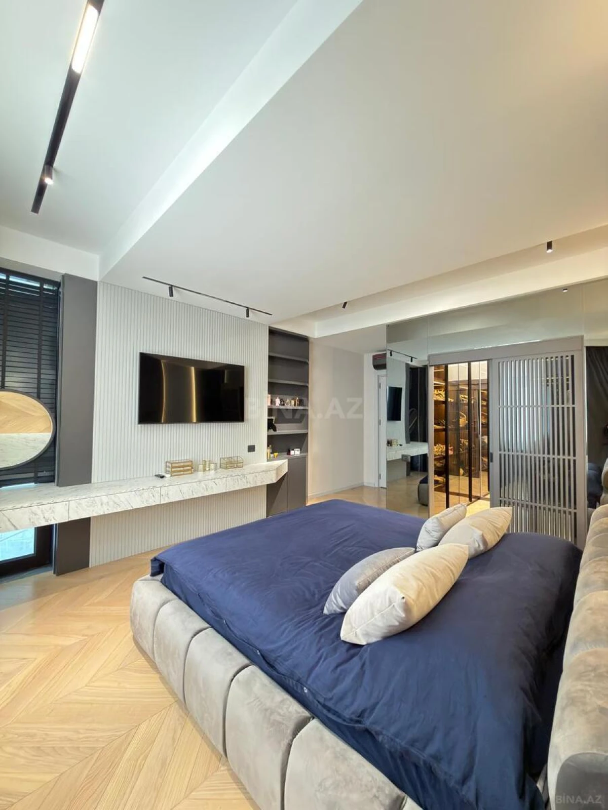 Satılır 3 otaqlı mənzil 135 m²