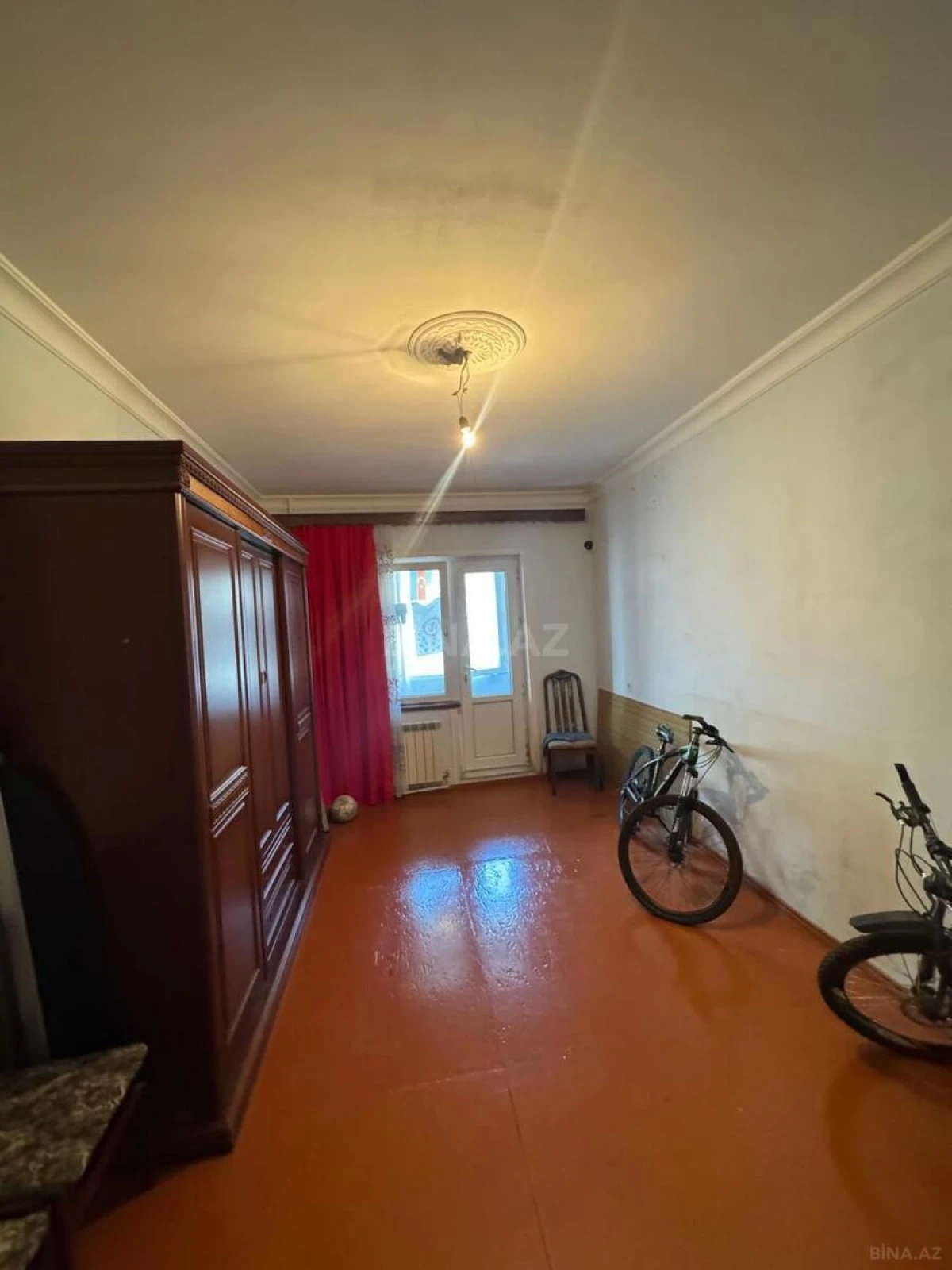 Satılır 4 otaqlı mənzil 100 m²