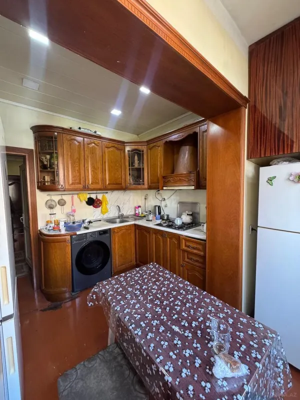 Satılır 4 otaqlı mənzil 100 m²