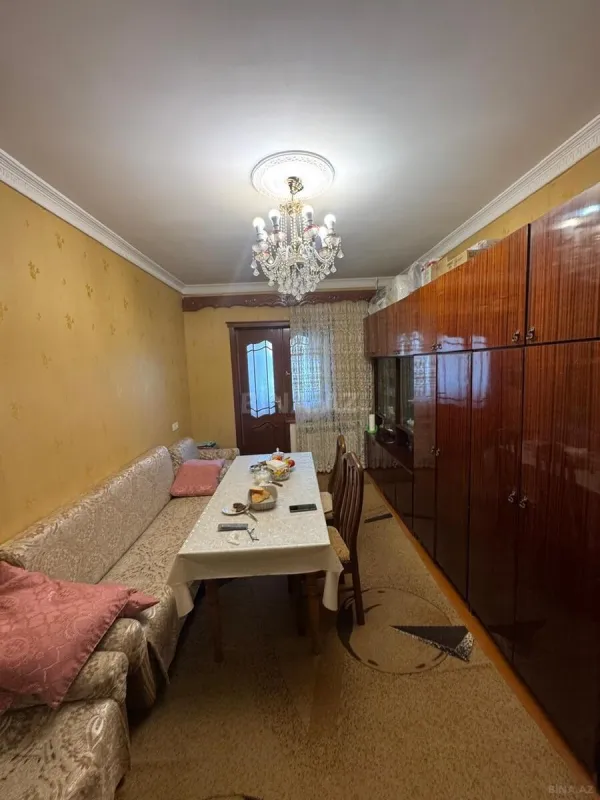 Satılır 4 otaqlı mənzil 100 m²