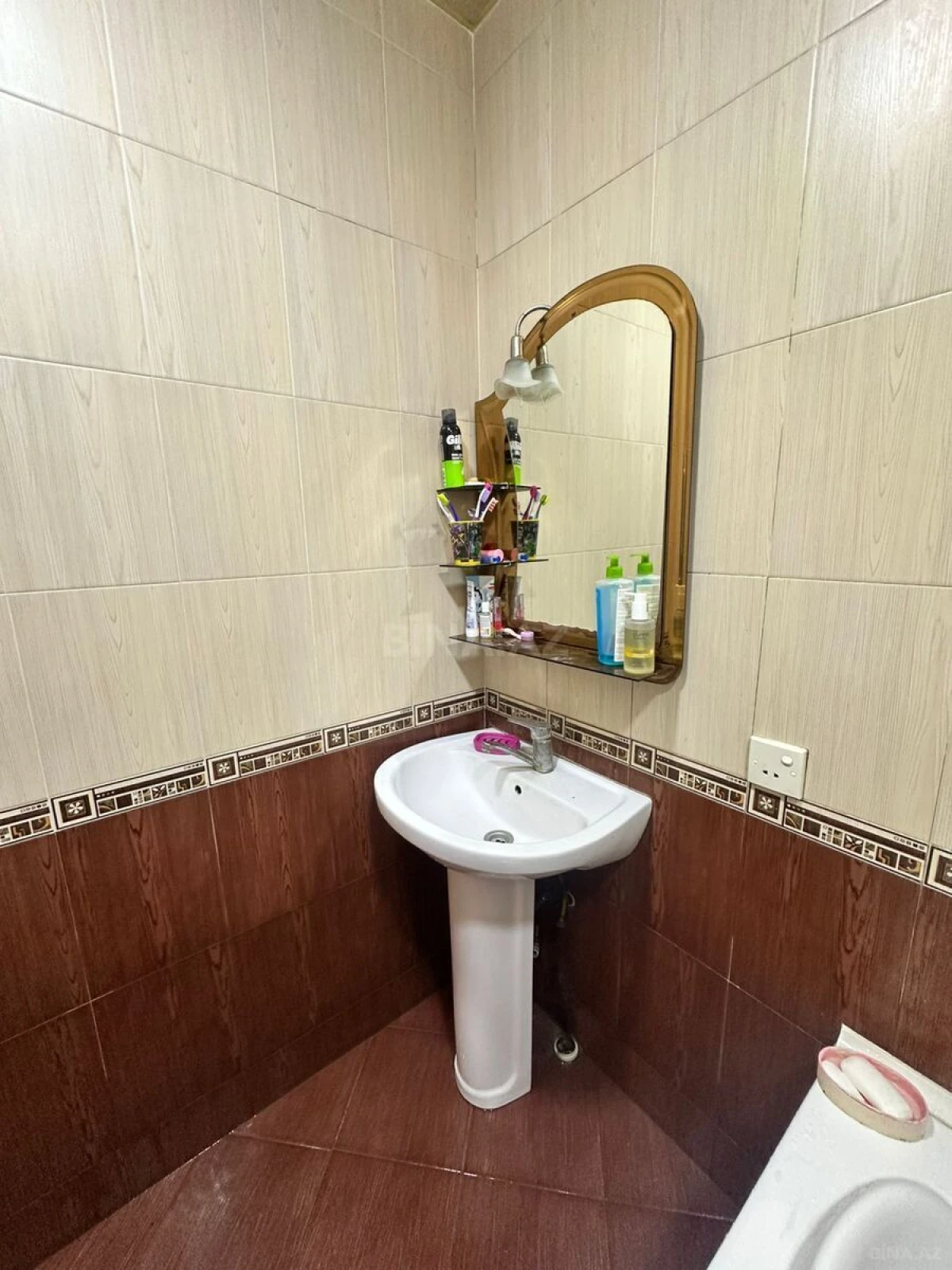 Satılır 2 otaqlı mənzil 74 m²