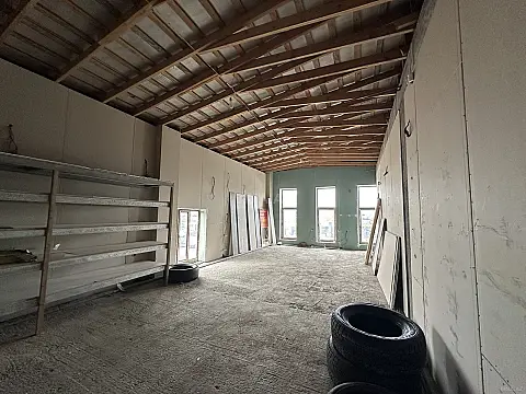 Kirayə verilir 2 otaqlı ofis 200 m²