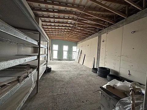 Kirayə verilir 2 otaqlı ofis 200 m²