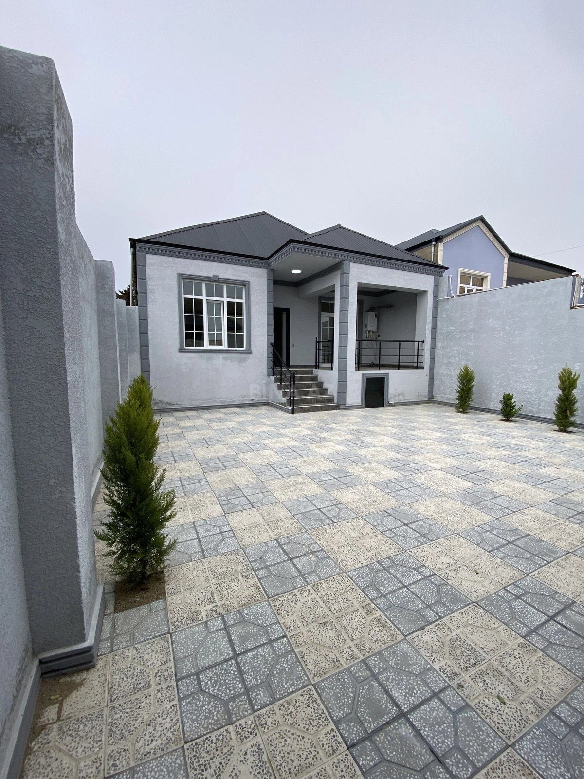 Satılır 4 otaqlı həyət evi 130 m²