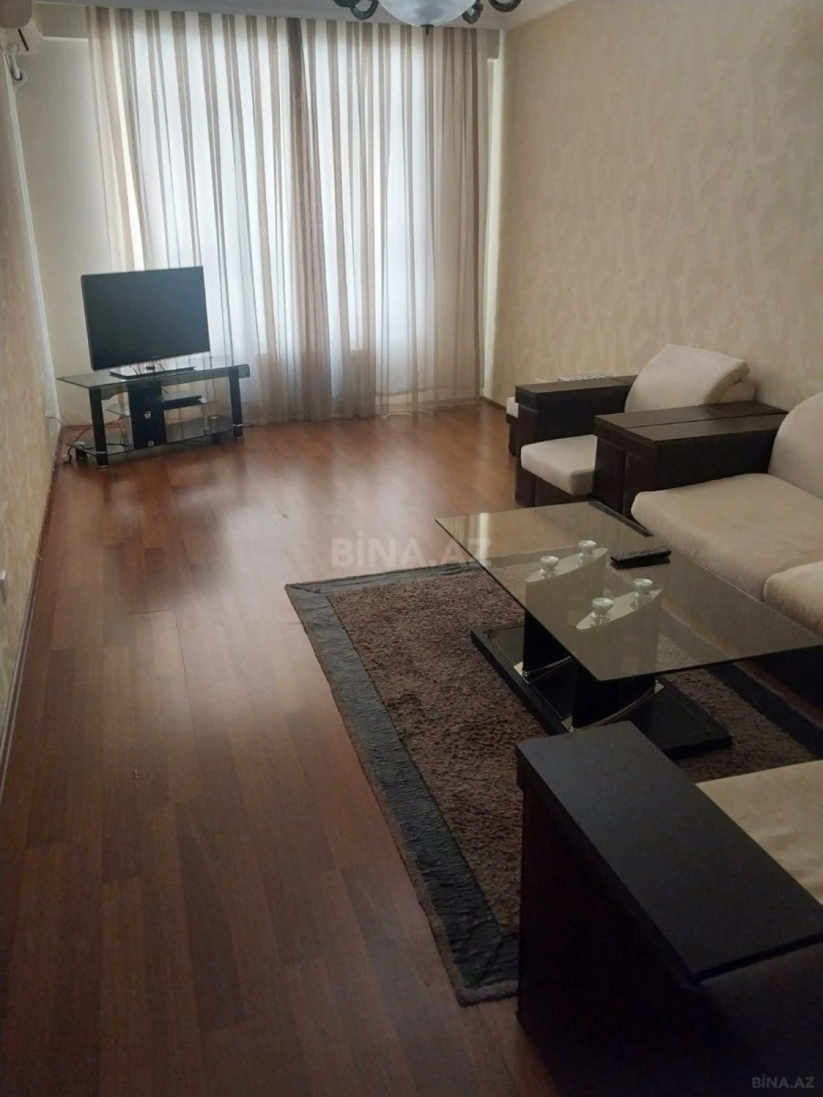 Kirayə verilir 2 otaqlı mənzil 89 m²