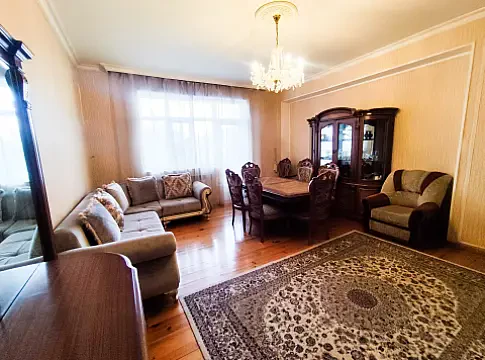 Kirayə verilir 3 otaqlı mənzil 120 m² — Bakı, Həzi Aslanov qəs. 3 otaq 120.00 m²