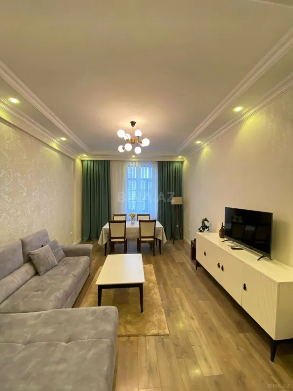 Kirayə verilir 2 otaqlı mənzil 90 m²