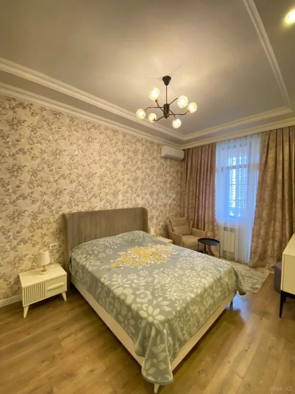 Kirayə verilir 2 otaqlı mənzil 90 m²