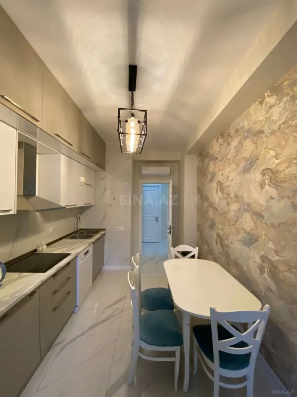 Kirayə verilir 2 otaqlı mənzil 90 m²